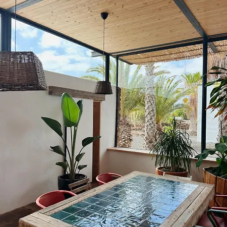 Asulito 400 M2 House With Pool Lajares