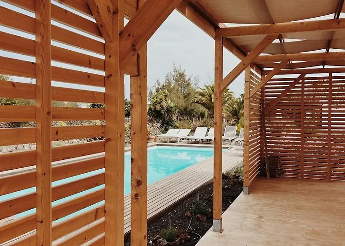 Asulito 400 M2 House With Pool Lajares